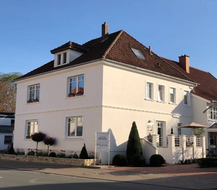 2020_hausfassade_renoviert.jpg 2020_hausfassade_renoviert.jpg