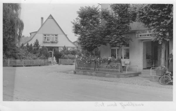 Eine weitere Postkarte, die Margenau und die alte Post abbildet